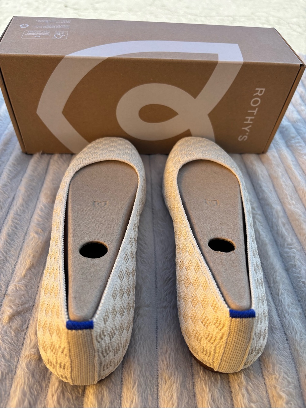 Rothy's Cream Knit Ballet Flat - Textured Weave Slip-On Conch The Max Square - Picture 3 of 6